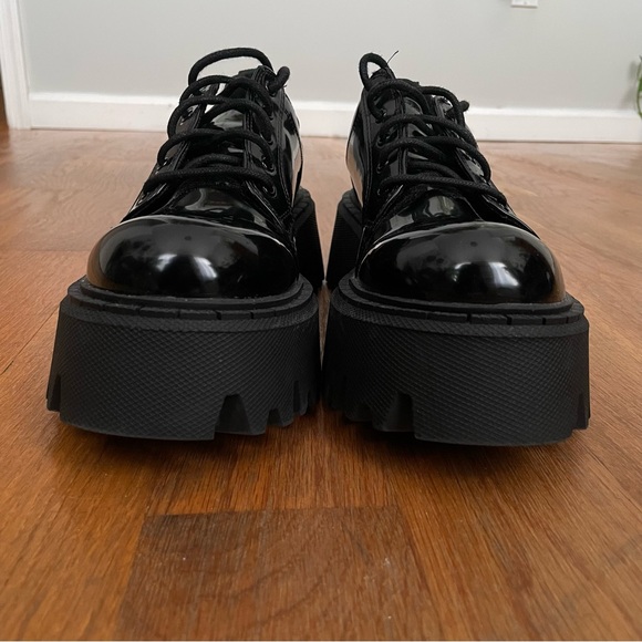Black Lug Sole Oxfords - 38 - Picture 4 of 6